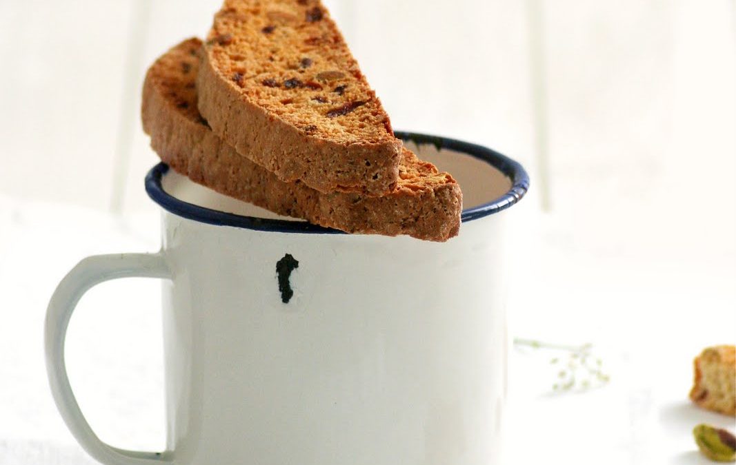 Biscotti de Chocolate y avellanas, y Biscotti de Pistacho y arándanos