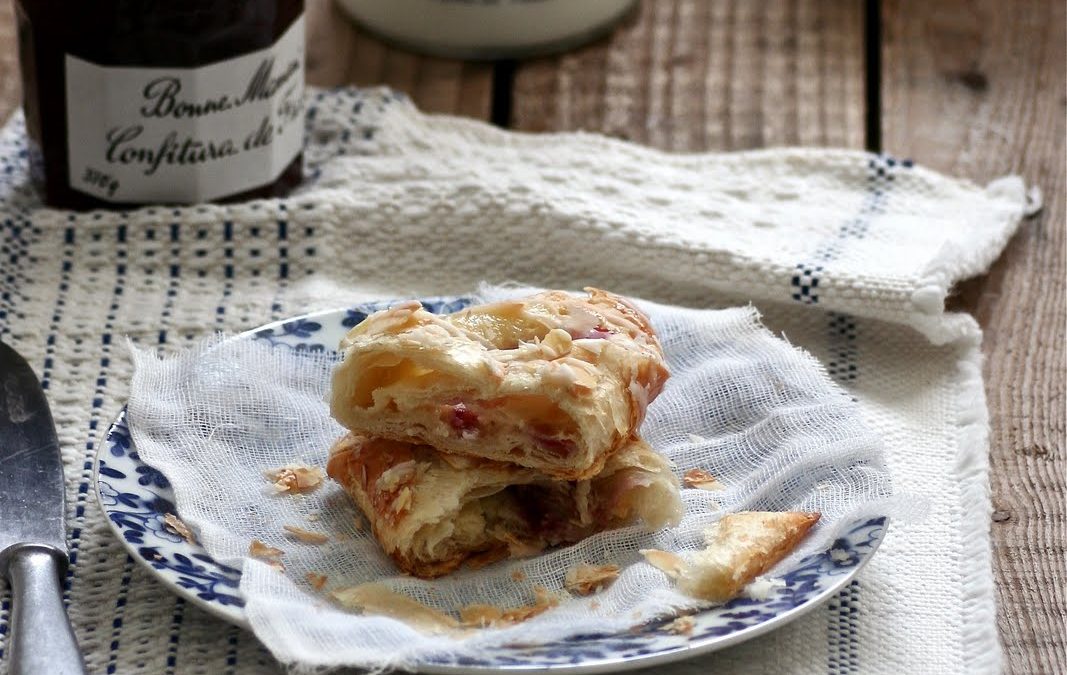 Cheese Danish with Raspberry ( MASA DE HOJALDRE )