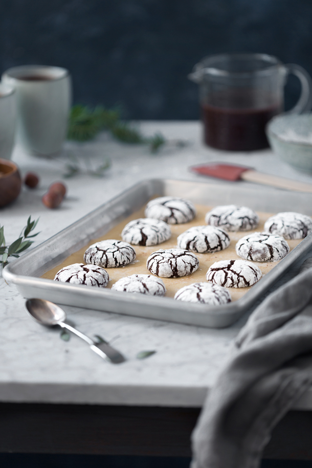 blog_3_foodandcook_chocolate_crinkle_cookies