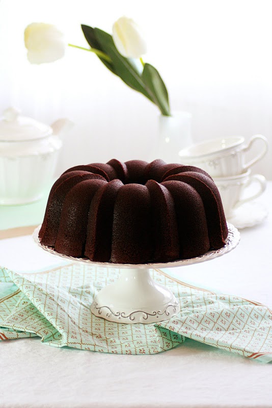 Chocolate bundt cake (The Darkest Chocolate Cake Ever)