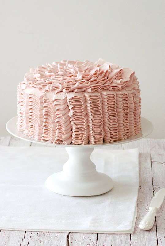 Lemon-raspberry Ruffle Cake y Flower Cupcakes